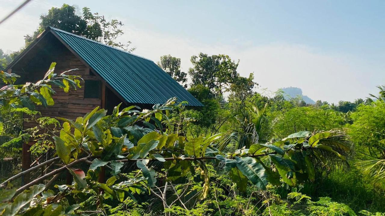 Chena Huts Eco Resort Sigiriya Exterior photo